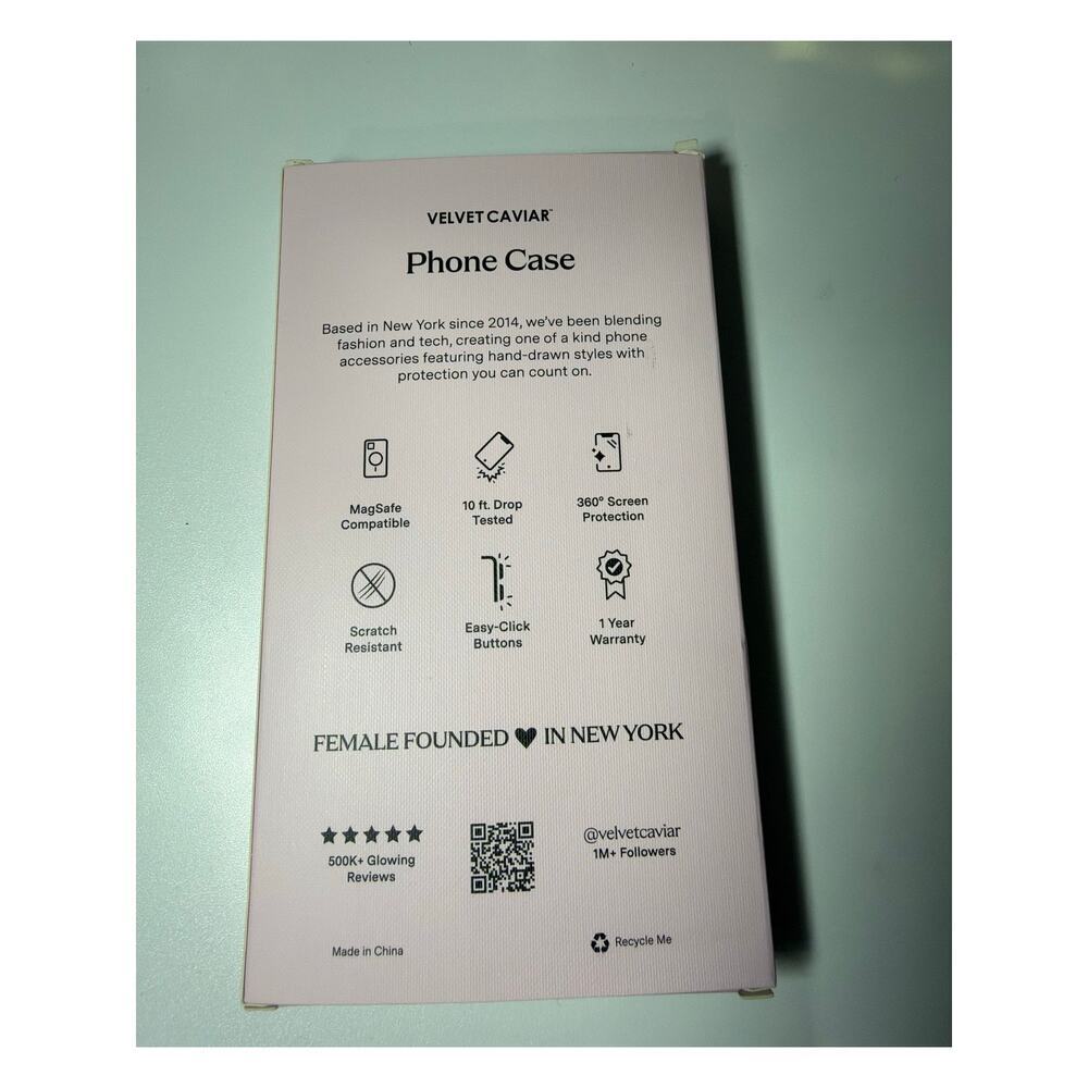 Velvet Caviar Iphone 14 Pro Bundle - Picture 2 of 2